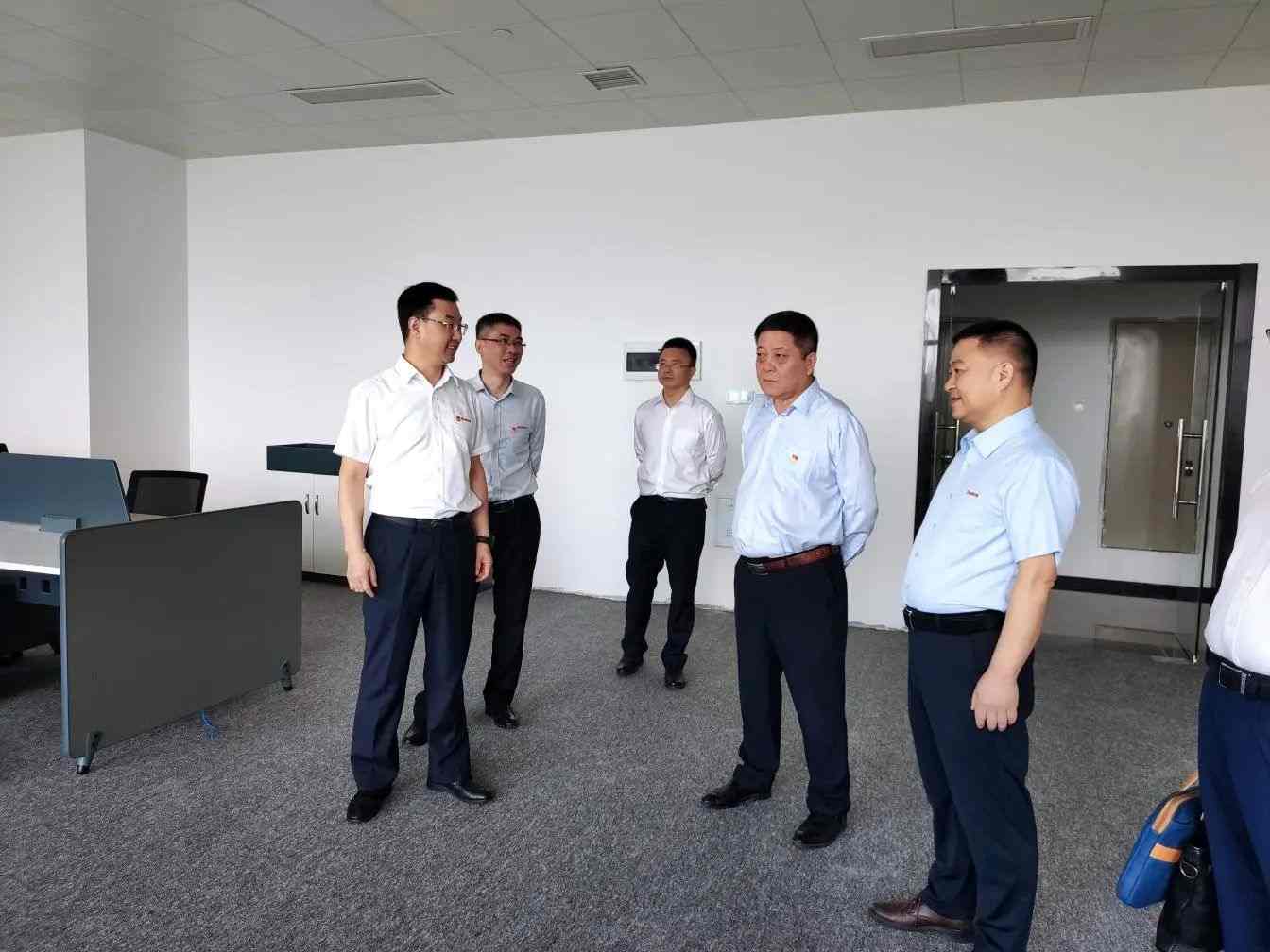 喻鸿到中金岭南鑫贸大厦调研检查